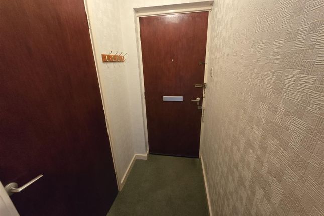 Flat 26 Emery Court, Kidderminster photo 3