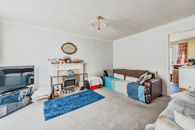 30, Penfold Road, Crawley photo 4