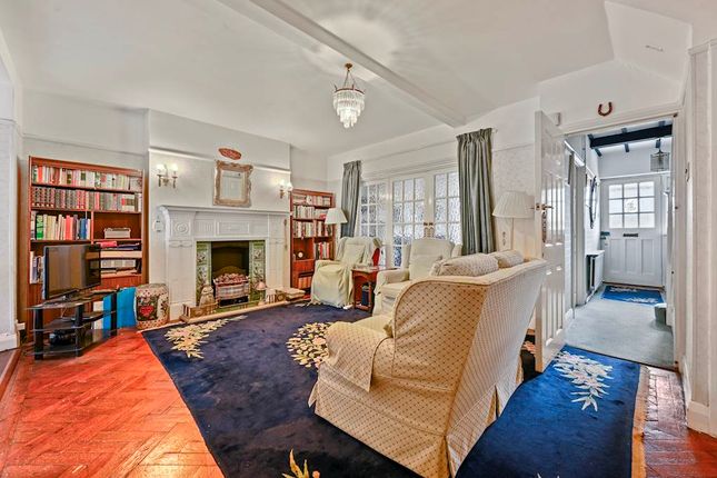 53, Tudor Gardens, West Acton photo 4