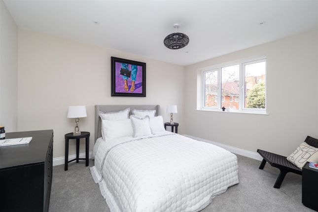 End terrace house for sale in Beulah Road, Sutton