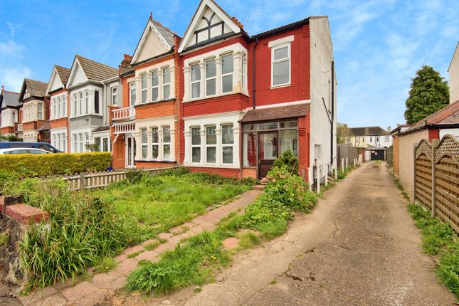 Thumbnail Flat for sale in Ilfracombe Avenue, Southend-On-Sea
