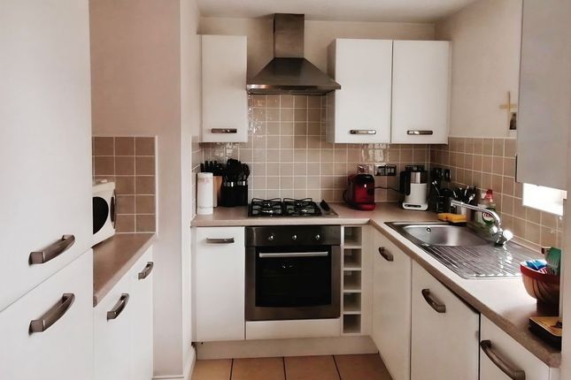 Flat 6 Lampeter House, 9, Twickenham Close, SWINDON photo 5