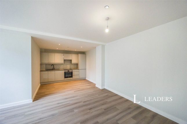 Flat 32, Roebuck House, Roebuck Close photo 2