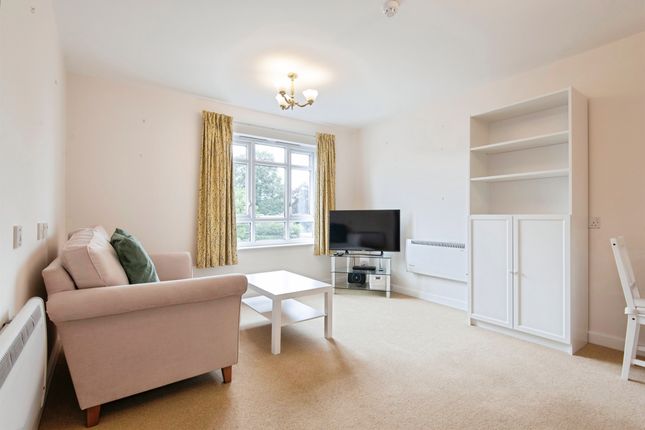 18, Archers Court, Elmside Walk, Hitchin photo 2
