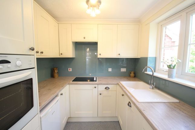 33, Bennett Court, Letchworth Garden City photo 3