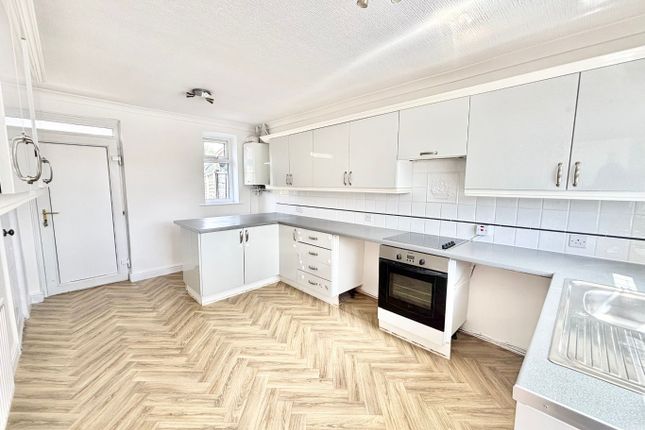 32, Nelson Drive, Salford photo 2