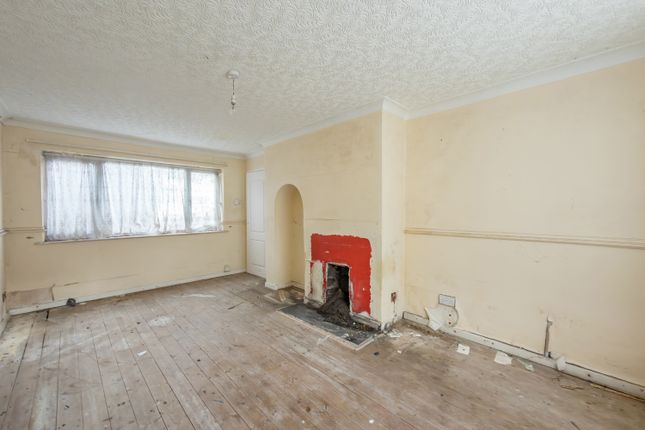 37, Ingram Crescent, Knottingley photo 2