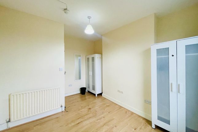 Terraced house to rent in Rucklidge Avenue, London