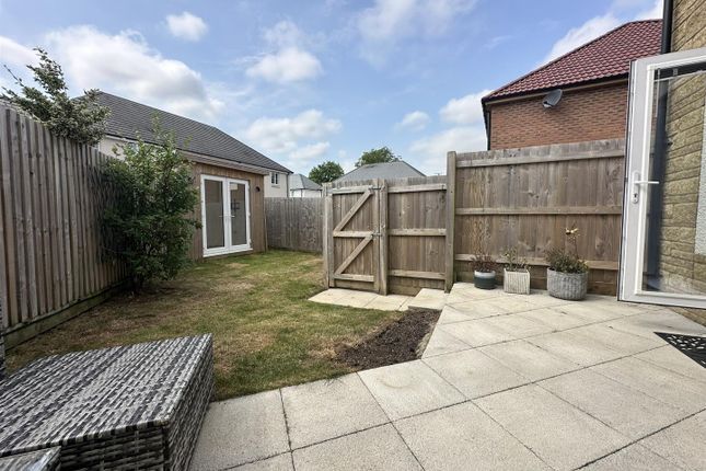 16, Northfield, Yetminster photo 3