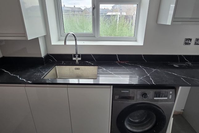 Unit 5 21,, Russell Road, Tilbury photo 4