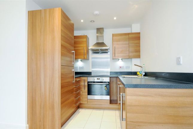 Flat 20, Elite House, 101, Broadwater Road, London photo 2