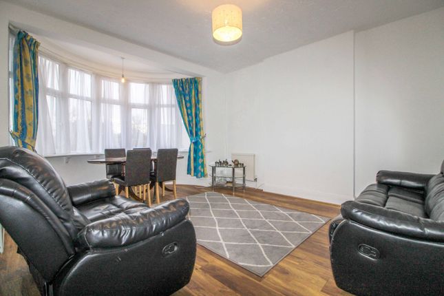 Flat 300A, Kenton Road, Kenton photo 2