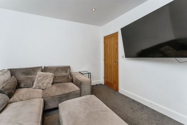 45, Circular Drive, Chester photo 3