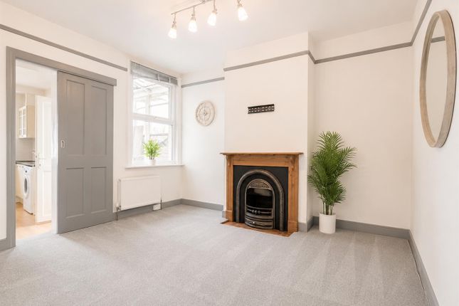 201, Sandringham Road, Watford photo 3
