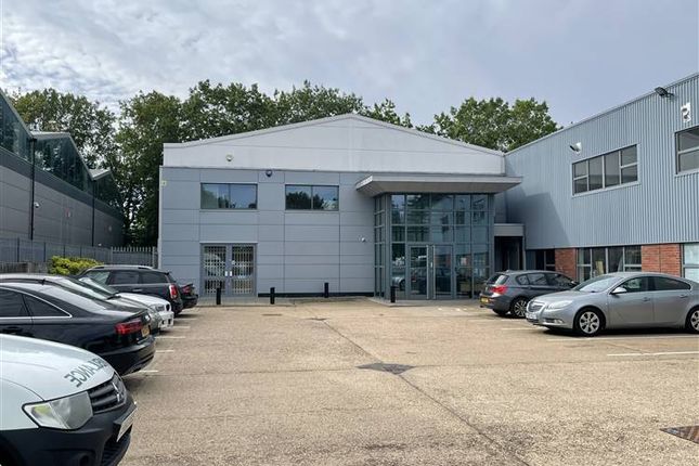 Warehouse to let in Unit 5 Priors Way Industrial Estate, Priors Way, Maidenhead
