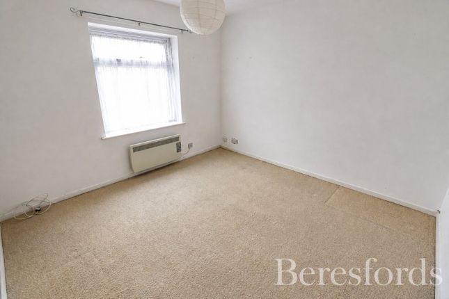 12A,, Shortridge Court, Witham photo 4