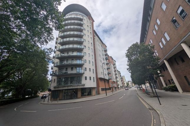 2-bed flat on Flat 63 Oceana Boulevard, Briton Street, Southampton, £95,000
