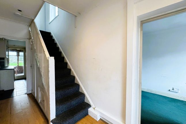 23, Orchard Gate, Greenford photo 2