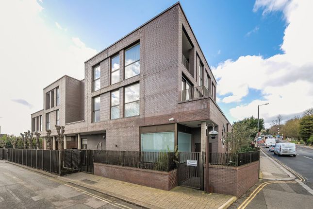 2-bed flat on Flat 8, Nouveau Apartments, Stanmore, £440,000