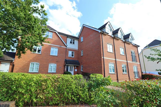 Thumbnail Flat to rent in Arundel Drive, Borehamwood