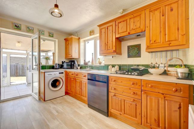 14, Milland Road, Hailsham photo 4