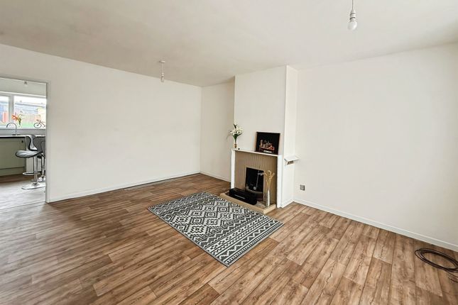 3, Barbury Close, Swindon photo 3