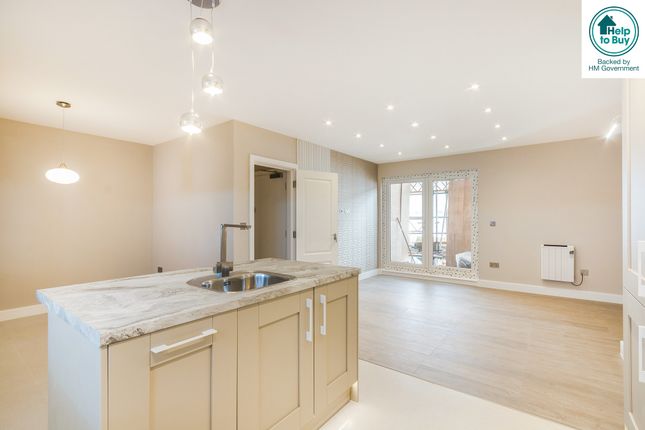 2 bed flat for sale in Catford Hill, London SE6