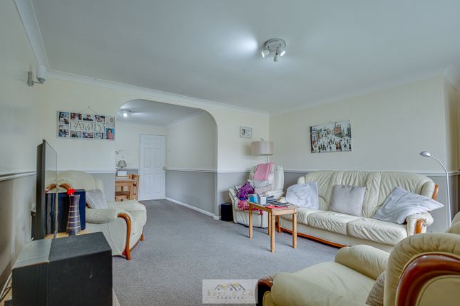 40, Clifton Avenue, Chesterfield photo 3