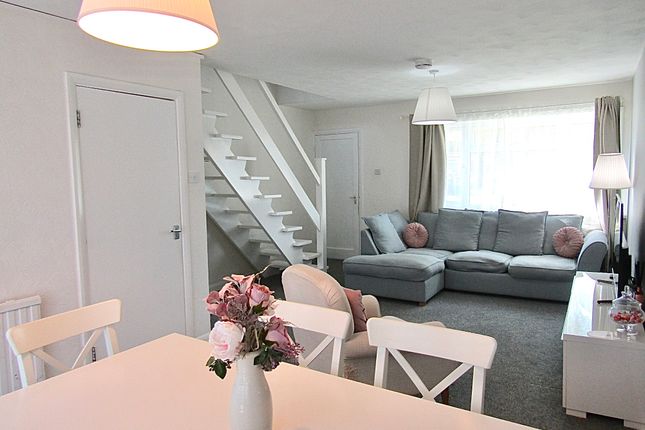 Sherborne Close, Slough photo 3