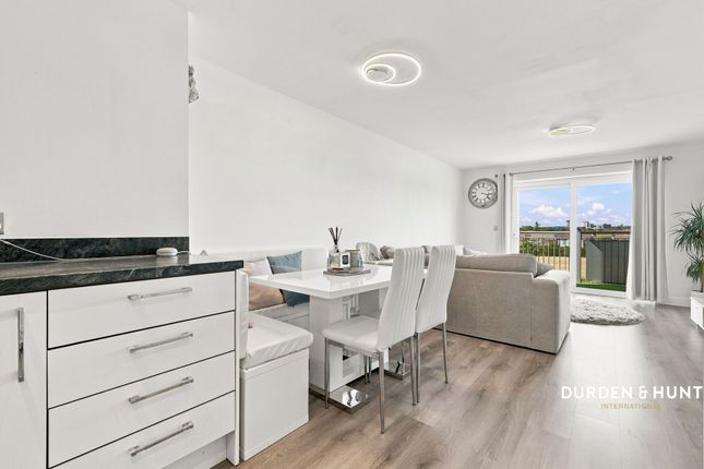 Flat 15, Whitaker Court, Hornchurch photo 4