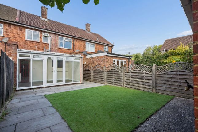 2 Newquay Gardens, Watford photo 4