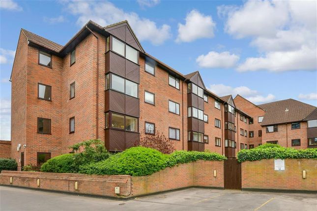 Thumbnail Flat for sale in Whytecliffe Road South, Purley, Surrey