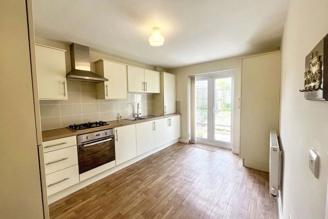 26, Dobson Close, Rowlands Gill photo 3