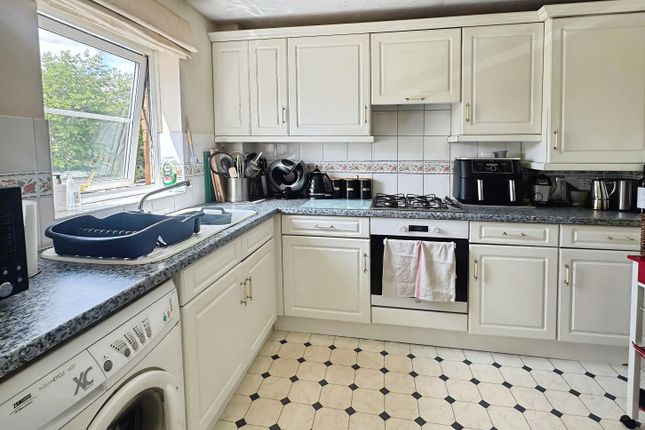 6, Acorn Way, Bedford photo 3