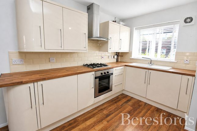 4, Alder Drive, South Ockendon photo 4