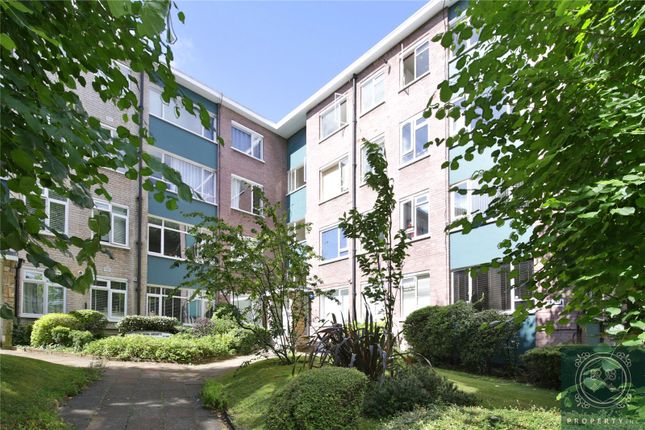 29 Northern Heights,,, Crescent Rd, London photo 2