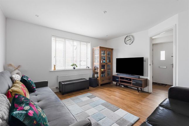 8, Hop Bine Drive, Cambridge photo 3