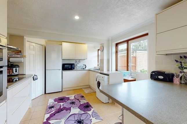 43, The Hawthorns, Kent photo 2