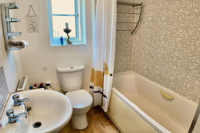 35,Flat C, Coed Celynen Drive, Newport photo 3