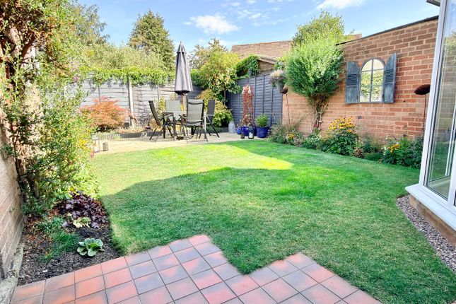 29, Pippins Road, Tewkesbury photo 2