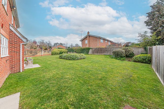 15 Langdale Drive, Ascot photo 4