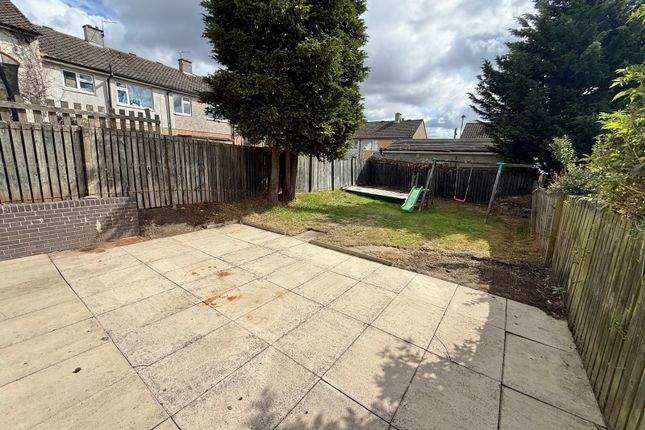 19, Camberley Mount, Bradford photo 2