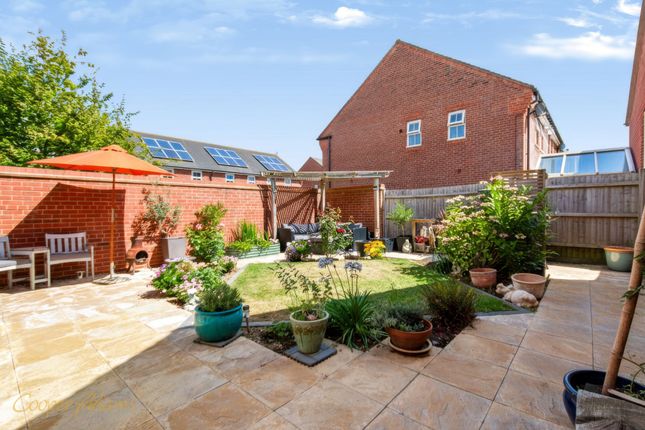 2 Watson Grove, Littlehampton photo 4