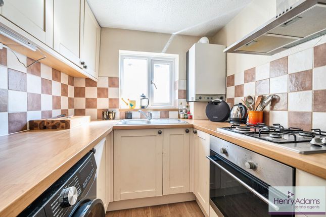 Flat 4, 127 Station Road, Liss photo 3
