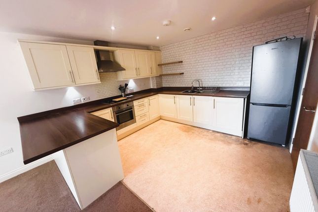 16, Trafford Apartments, Richmond Way photo 2