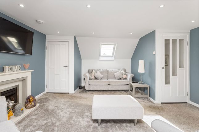 20, Sheephousehill, Fauldhouse photo 3