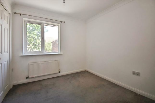 15, Coracle Close, Southampton photo 4