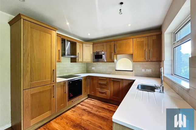 81, Ridings Fields, Holmfirth photo 3