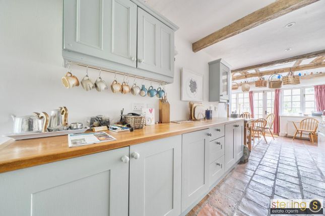 Old Church Cottage, Chapel Lane, Tring photo 4