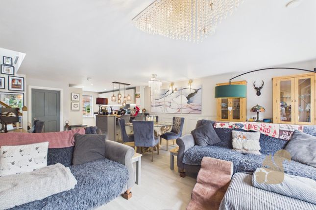 25, West Field Lane, Clacton-On-Sea photo 3